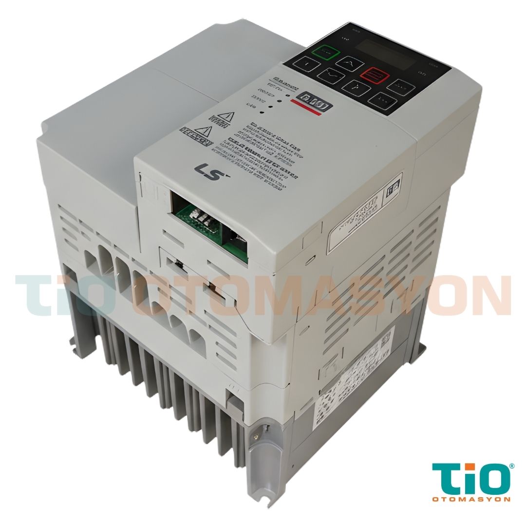 LS Electric S100 4.0 kW AC sürücü önden çapraz görünüm